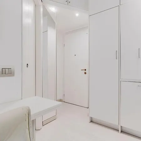 Elegant And Comfortable Mini Apartment *